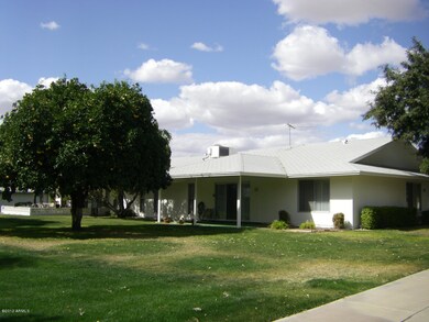 9863 W Willowbrook Ct, Sun City, AZ 85373 - photo 2