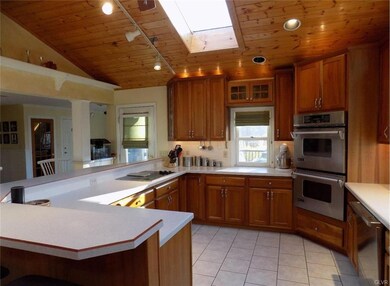 5881 Limeport Rd, Emmaus, PA 18049 - photo 4