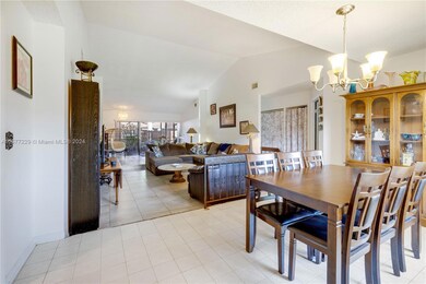 7536 Nova Dr unit 17, Davie, FL 33317 - photo 4