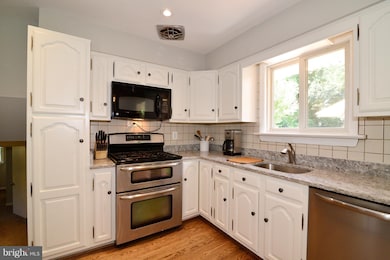 10707 Ames St, Fairfax, VA 22032 - photo 3