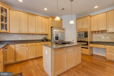 22293 Lost Branch Cir, Ashburn, VA 20148 - photo 3