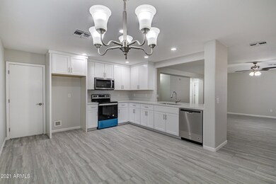 8529 E Lakeview Ave-11