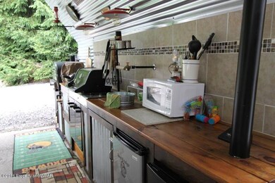 Outdoor Kitchen