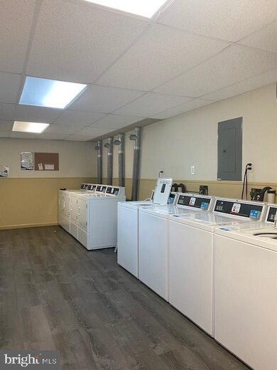 3421 W Chester Pike unit B24, Newtown Square, PA 19073 - photo 5