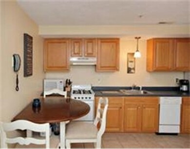 10 Middle St, Waltham, MA 02451 - photo 3