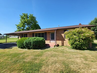 702 W 3rd St, Dickson, TN 37055 - photo 2