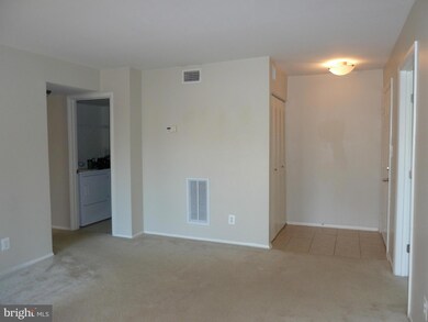 1723 Ascot Way unit C, Reston, VA 20190 - photo 3