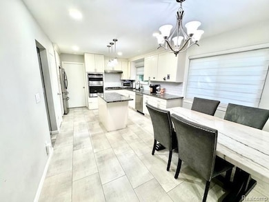 4205 Hardwoods Dr, West Bloomfield, MI 48323 - photo 4