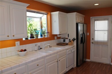 20776 Clark St, Woodland Hills, CA 91367 - photo 3