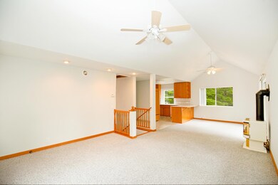 718 Redwood front room