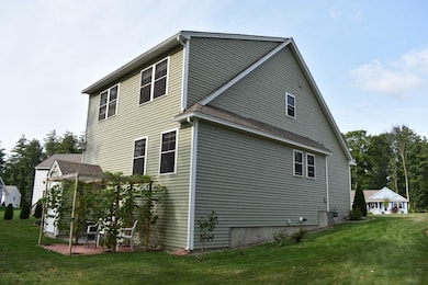 69 W Meadow Ct, Milford, NH 03055 - photo 4