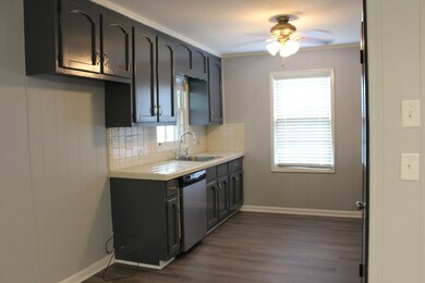 302 Irwin St, Tifton, GA 31794 - photo 6