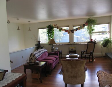 Living Room Upper Unit 2