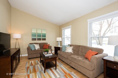 634 Tennyson Dr, Wheaton, IL 60189 - photo 4