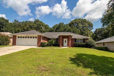 3413 Holt Cir, Pensacola, FL 32526 - photo 2