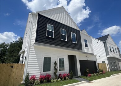 2302 Springwood Dr, Houston, TX 77055 - photo 2