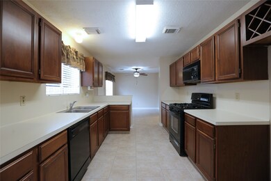 12423 Carlton Oaks St, Tomball, TX 77377 - photo 6