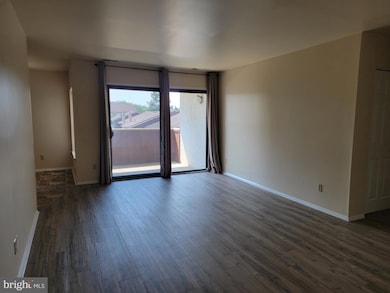 810 Charlotte Way unit 303, Enola, PA 17025 - photo 6