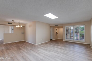 10822 W Santa fe Dr, Sun City, AZ 85351 - photo 6