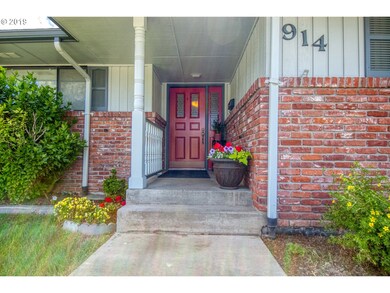 914 NW 12th St, Pendleton, OR 97801 - photo 4