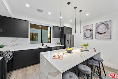 unlisted-address, Tarzana, CA 91356 - photo 7