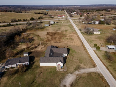 3597 County Road 1675, Coffeyville, KS 67337 - photo 3