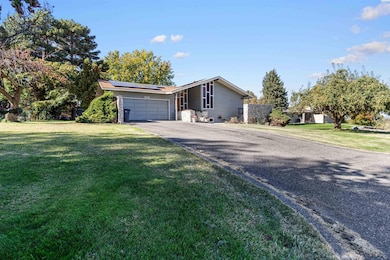 2922 S Auburn Place, Kennewick, WA 99337 - photo 2