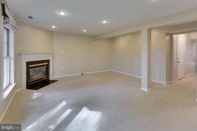 3121 Sutherland Hill Ct, Fairfax, VA 22031 - photo 5