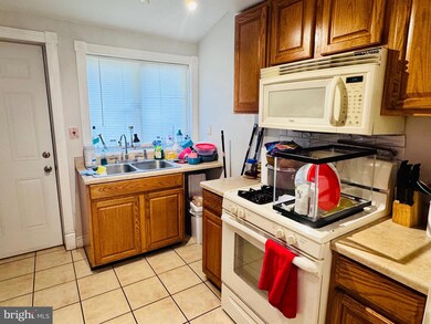 1125 Birch St, Reading, PA 19604 - photo 6