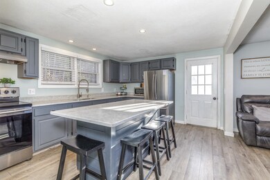 8 Rochester Ln, Concord, NH 03301 - photo 4