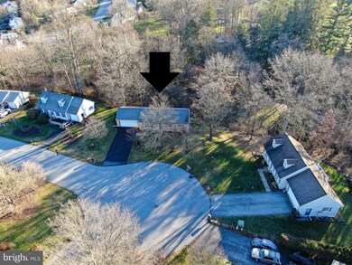 911 Maurice Cir, Stevens, PA 17578 - photo 2