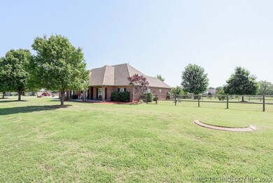 15376 Brookview Ct, Claremore, OK 74017 - photo 2