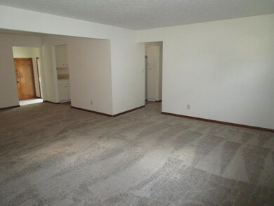 1343 Ironwood Dr, Columbus, OH 43229 - photo 6