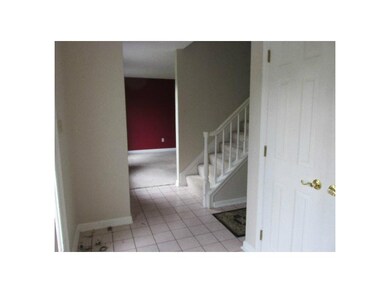 Entry/Foyer.