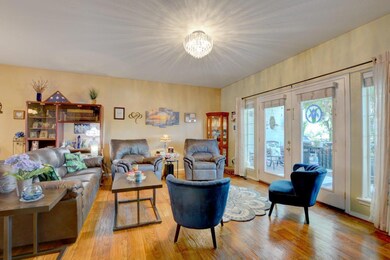 123 N 6th St, Central Point, OR 97502 - photo 6