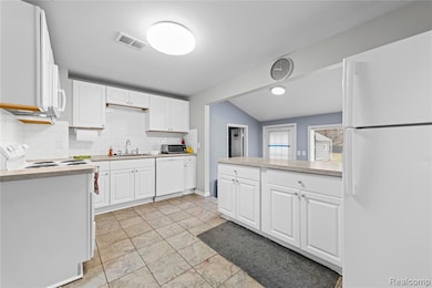 21360 Evergreen Rd, Southfield, MI 48075 - photo 6