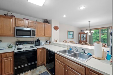 17 Pine Hill Ln unit 2, Lincoln, NH 03251 - photo 7