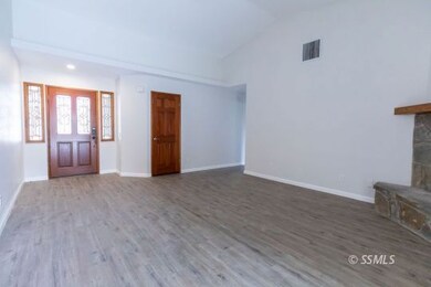 Living Room/ Entry