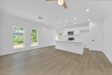 8128 Sunnyhill St, Houston, TX 77088 - photo 6