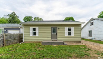 525 N Hamilton St, Lincoln, IL 62656 - photo 2