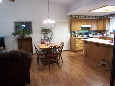 981 Beall Ln, Central Point, OR 97502 - photo 7