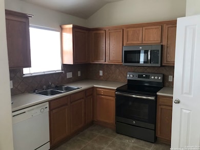 3515 Dunlap Fields, Converse, TX 78109 - photo 5