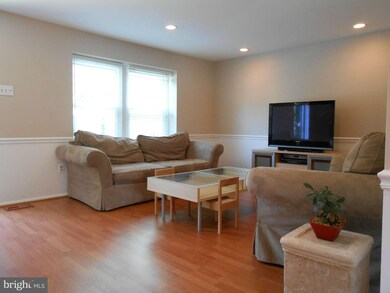 8634 Spring Creek Ct, Springfield, VA 22153 - photo 3