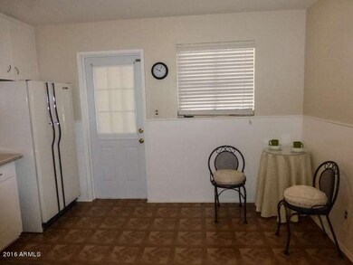 2926 W Griswold 017