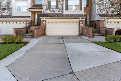 29 Lyons Ct unit 37, Dearborn, MI 48126 - photo 2