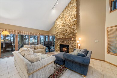 02_1501WWaterSt11_165_LivingRoom_HiRes