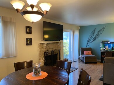 1248 Reading Ct, Wheaton, IL 60189 - photo 7