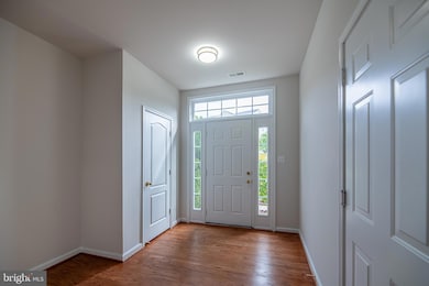 12972 Park Crescent Cir, Herndon, VA 20171 - photo 4