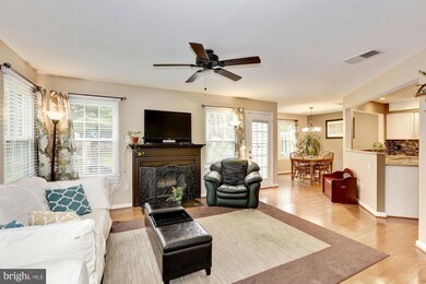 10201 Faire Commons Ct, Burke, VA 22015 - photo 5