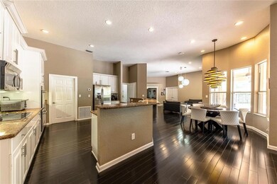 KITCHEN AND BREAKFAST NOOK